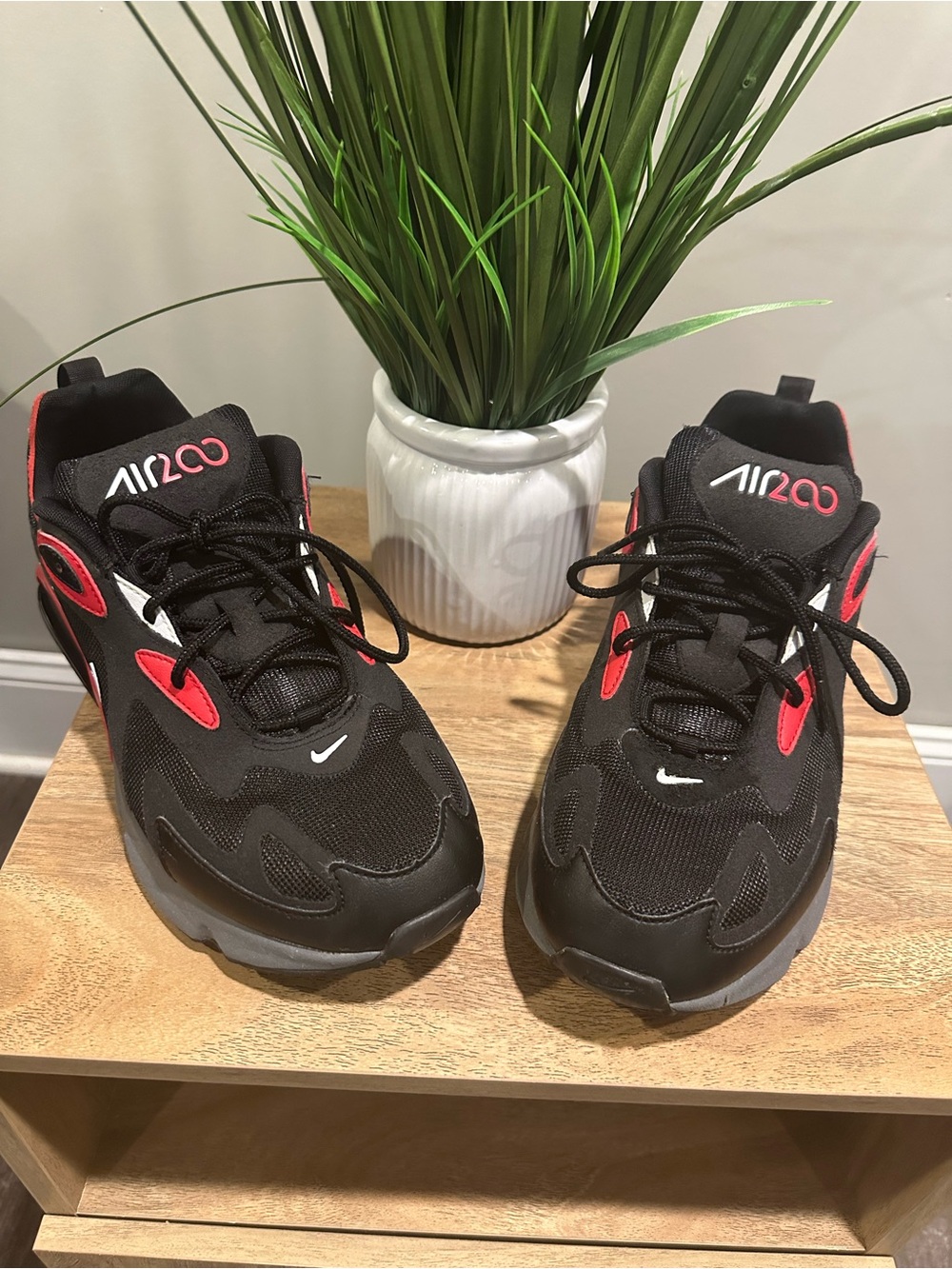 Nike Airmax 200 Black/University Red Accents Athletic Sneakers